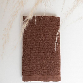 Коричневый